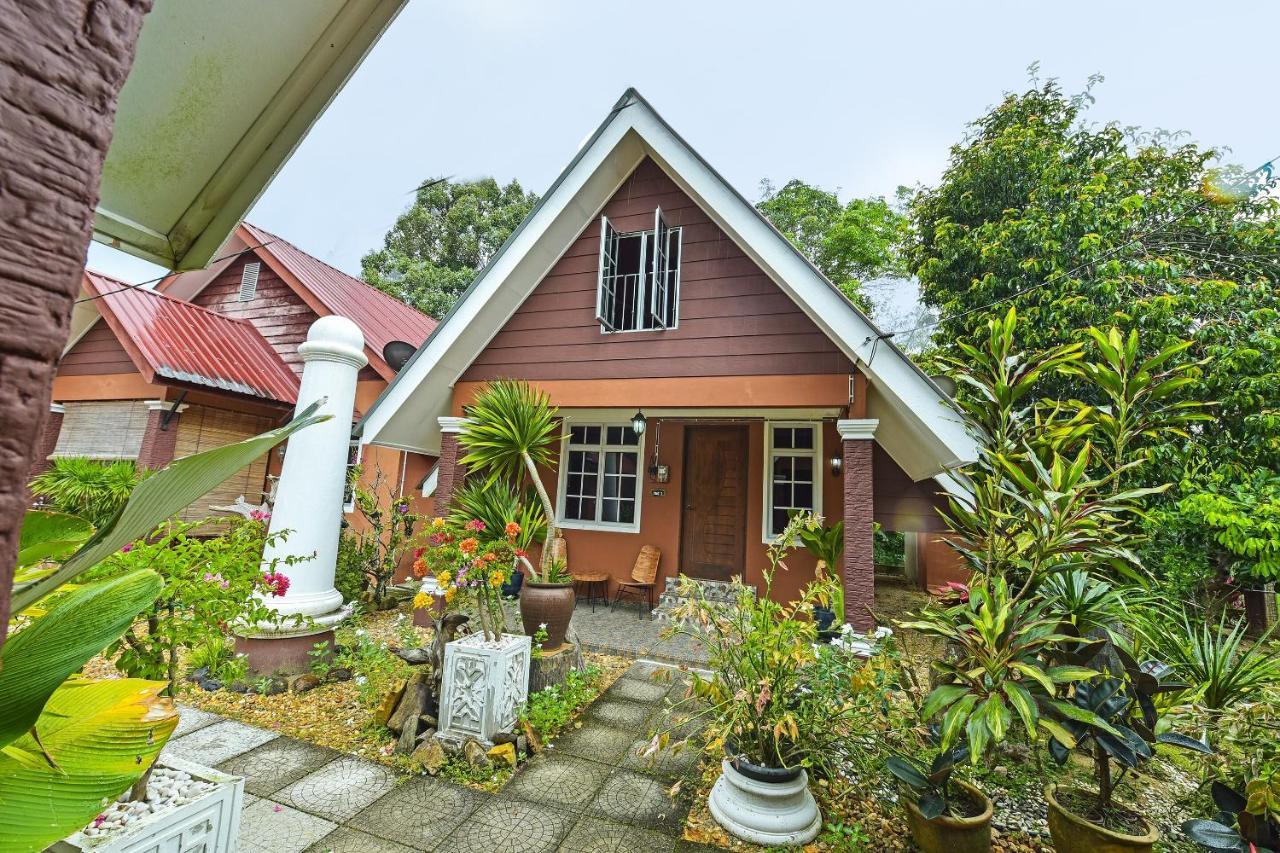 Oyo 90642 Twin Mutiara Chalet & Homestay Jeli Exteriör bild
