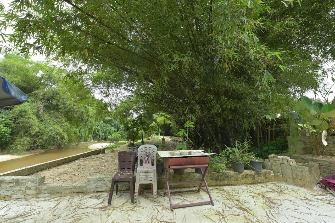 Oyo 90642 Twin Mutiara Chalet & Homestay Jeli Exteriör bild