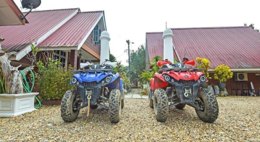 Oyo 90642 Twin Mutiara Chalet & Homestay Jeli Exteriör bild